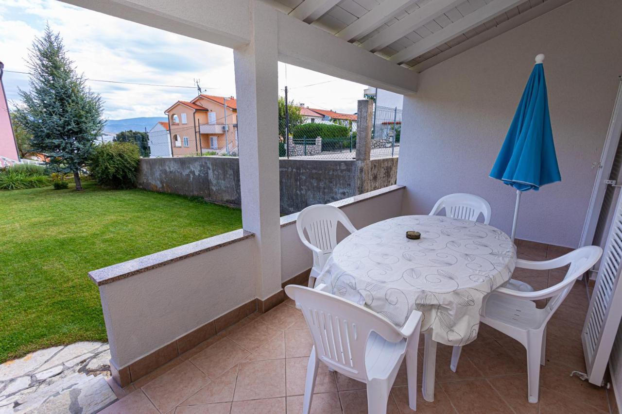 Apartments Crnekovic I Zarok Baška Exterior foto