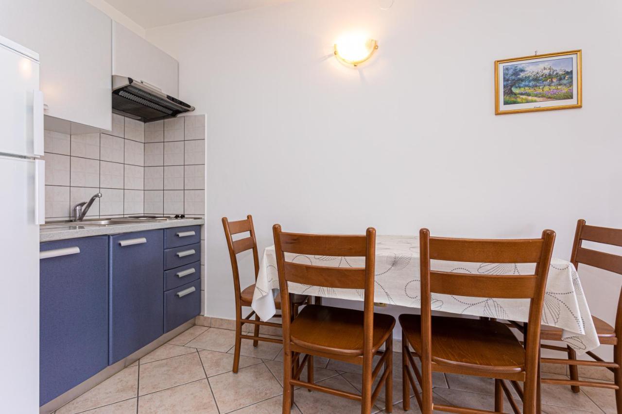 Apartments Crnekovic I Zarok Baška Exterior foto