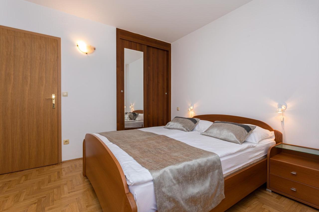 Apartments Crnekovic I Zarok Baška Exterior foto