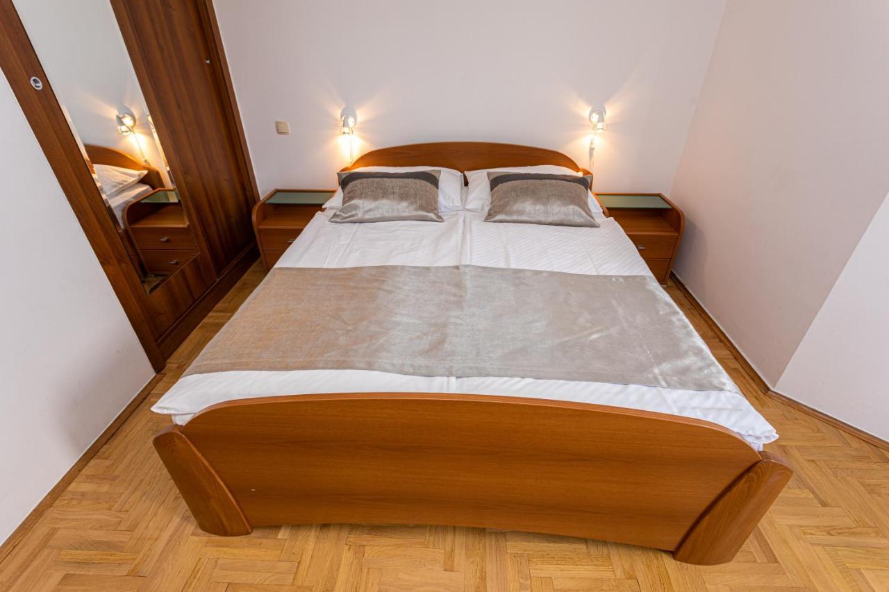 Apartments Crnekovic I Zarok Baška Exterior foto