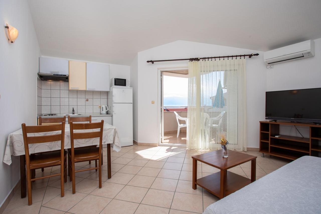 Apartments Crnekovic I Zarok Baška Exterior foto