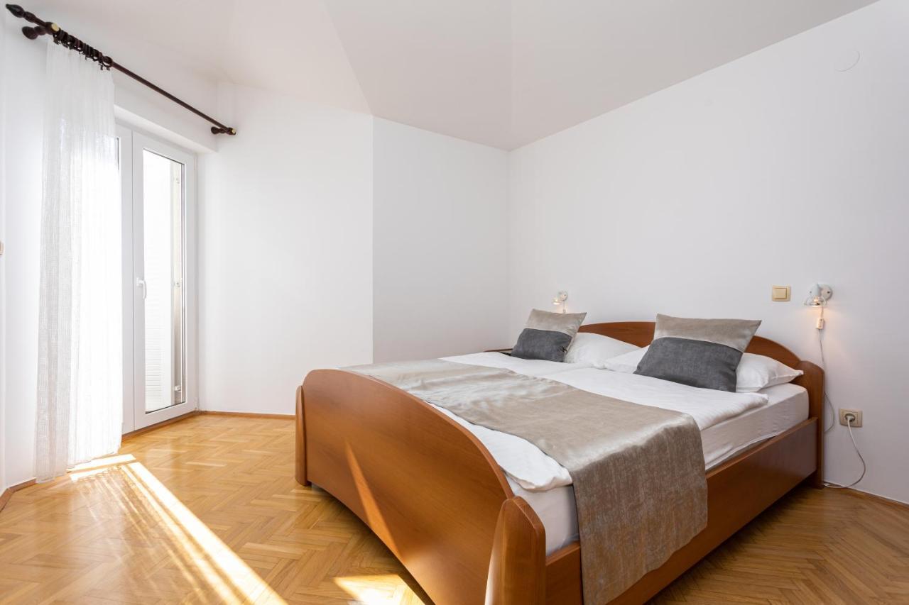 Apartments Crnekovic I Zarok Baška Exterior foto